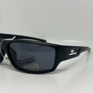 Stylowe okulary przeciwsłoneczne dla mężczyzn M5576